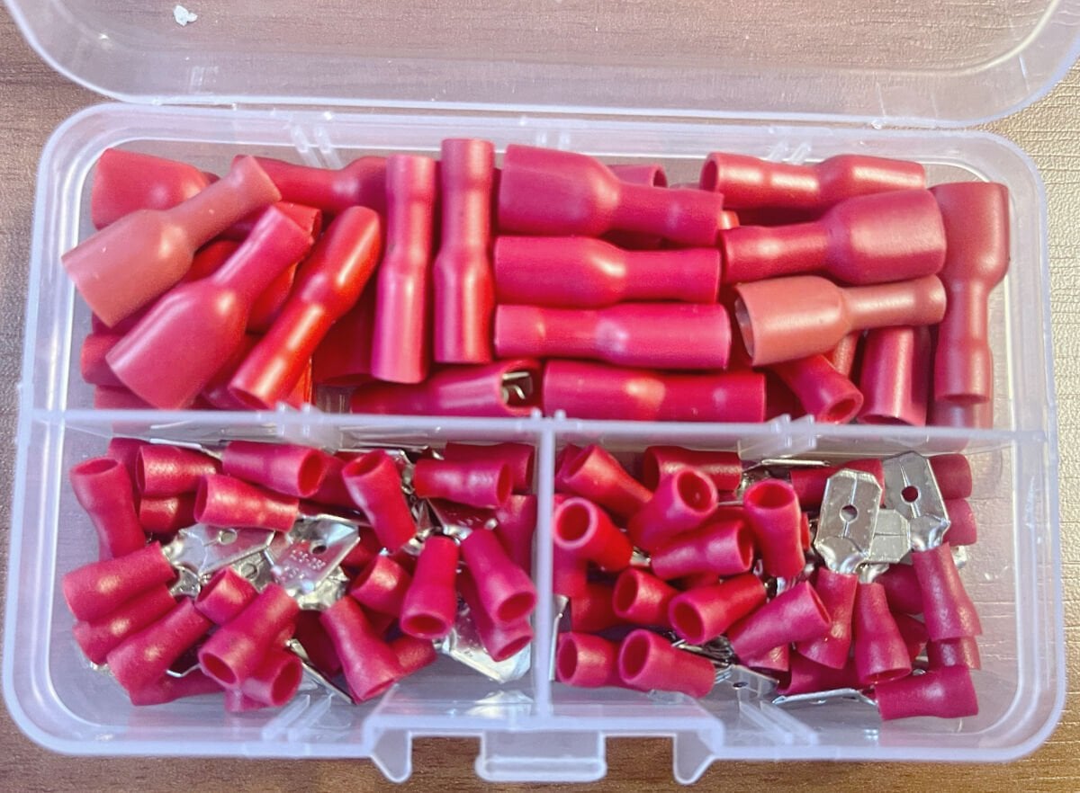 100 parça tam izoleli dışı ve erkek terminal seti 0,5-6 mm2 kablo pabucu Kirmizi (0.5-1.5 mm2)